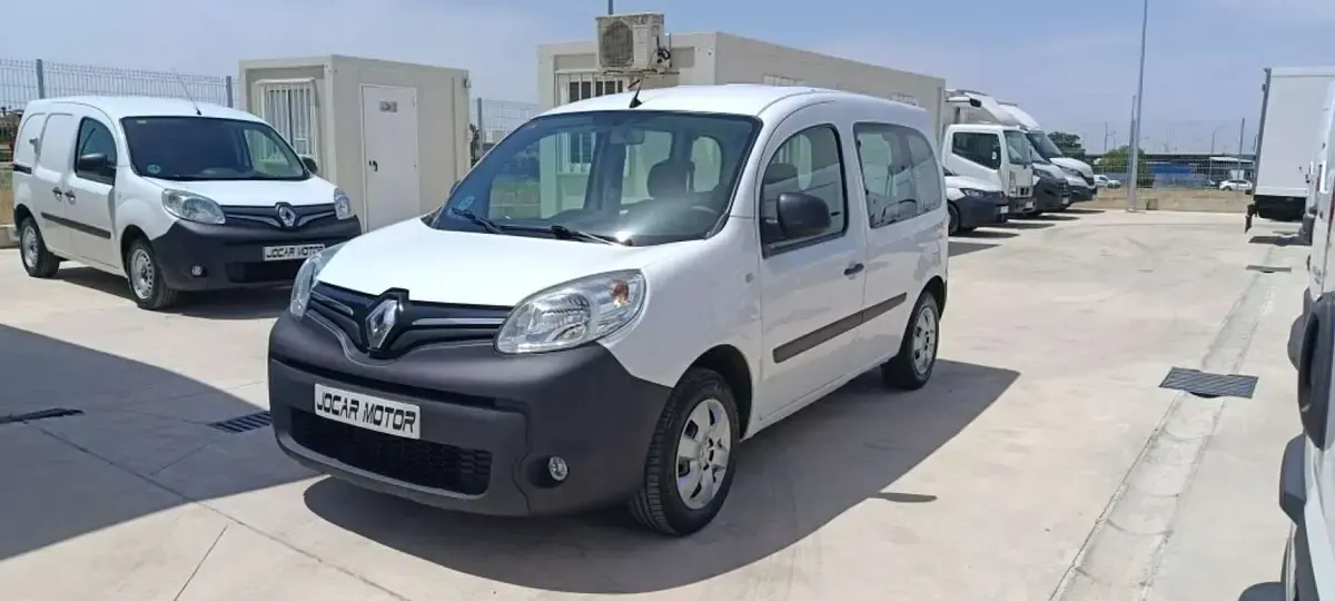 Usado Renault Kangoo Edition One 95 CV (69 kW) 2021 Blanco Monovolumen