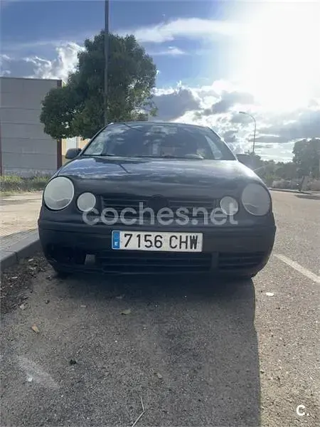 Usado VW Polo Conceptline 55 CV (40 kW) 2003 Negro Berlina