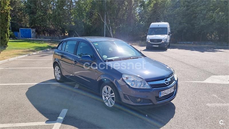 Azul Usado 2010 Opel Astra Energy Berlina | 3990 € (Buen precio) - Imagen 1/4