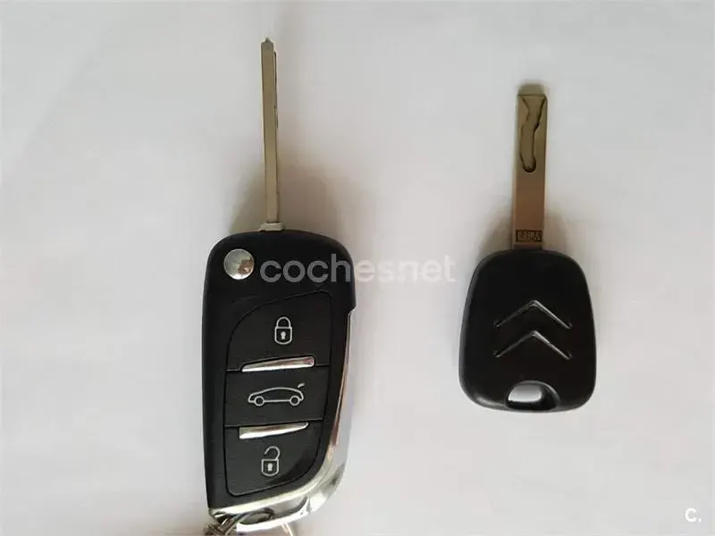 Usado Citroën C4 110 CV (80 kW) 2005 Gris / plata Berlina