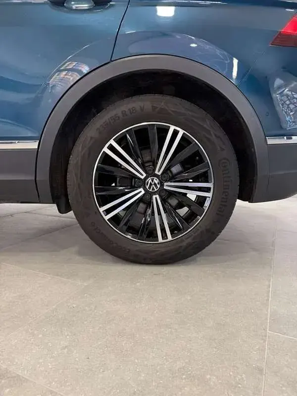 Usado VW Tiguan Life 150 CV (110 kW) 2021 Azul SUV