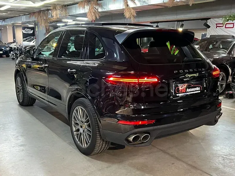 Usado Porsche Cayenne S E-Hybrid 416 CV (305 kW) 2017 Negro SUV