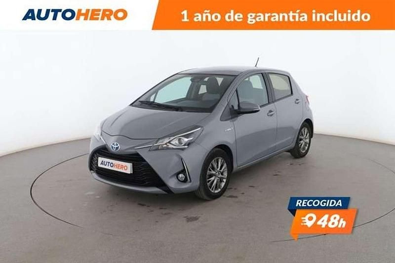 Usado Toyota Yaris Hybrid Active 75 CV (55 kW) 2018 Gris Berlina