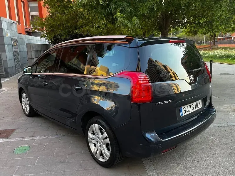 Usado Peugeot 5008 Business-Line 150 CV (110 kW) 2012 Negro Monovolumen