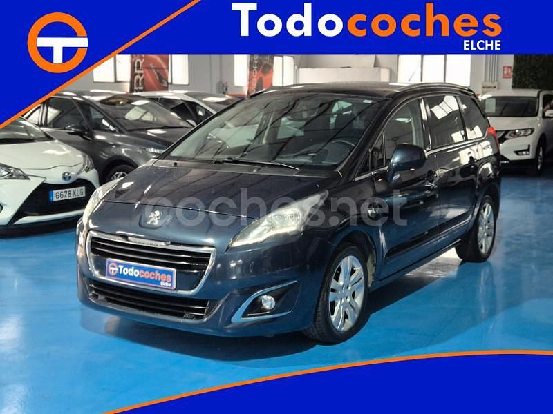 Usado Peugeot 5008 Allure 120 CV (88 kW) 2016 Azul Monovolumen