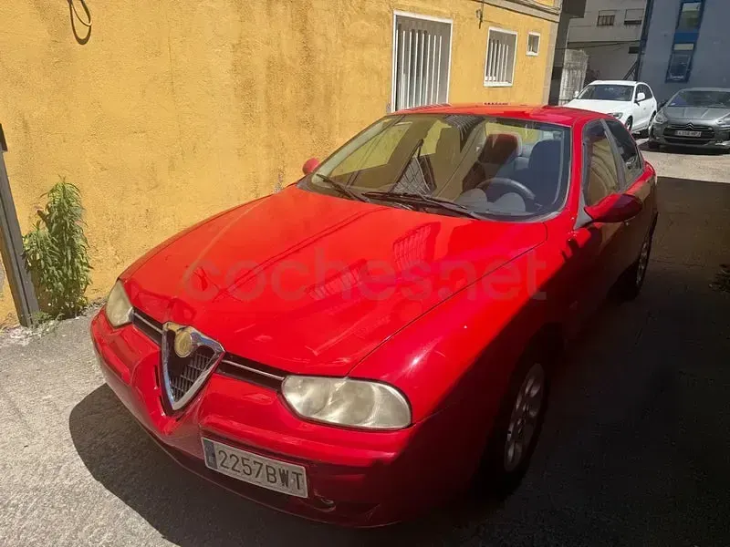 Usado Alfa Romeo 156 Distinctive 140 CV (102 kW) 2002 Rojo Berlina