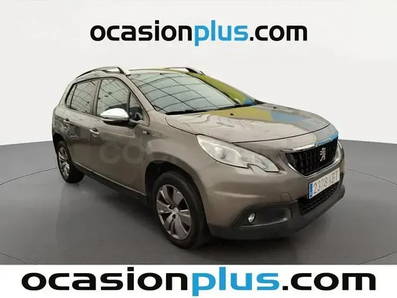 Usado Peugeot 2008 Style 110 CV (80 kW) 2017 Gris / plata SUV