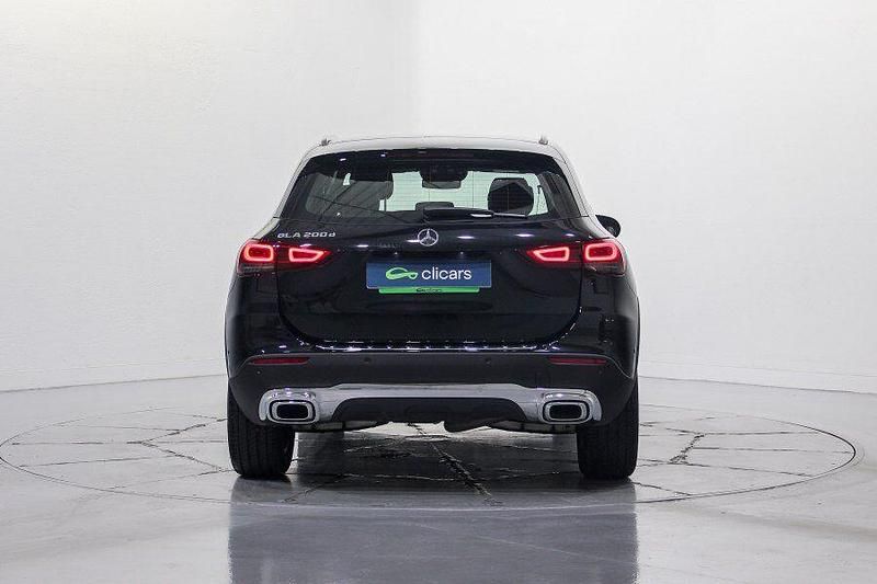 Usado Mercedes GLA200 150 CV (110 kW) 2022 Negro SUV