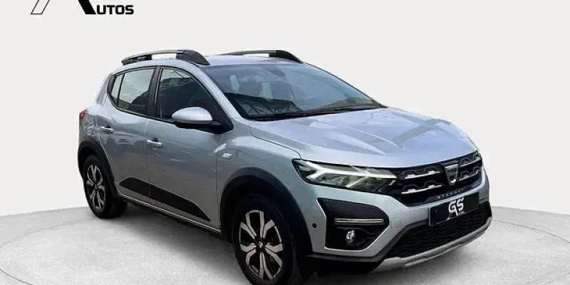 Usado Dacia Sandero Expression 91 CV (66 kW) 2023 Gris plata