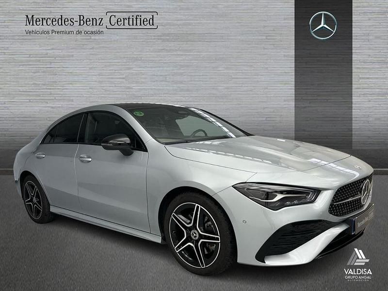 Usado Mercedes CLA220 AMG line 190 CV (139 kW) 2025 Gris Berlina
