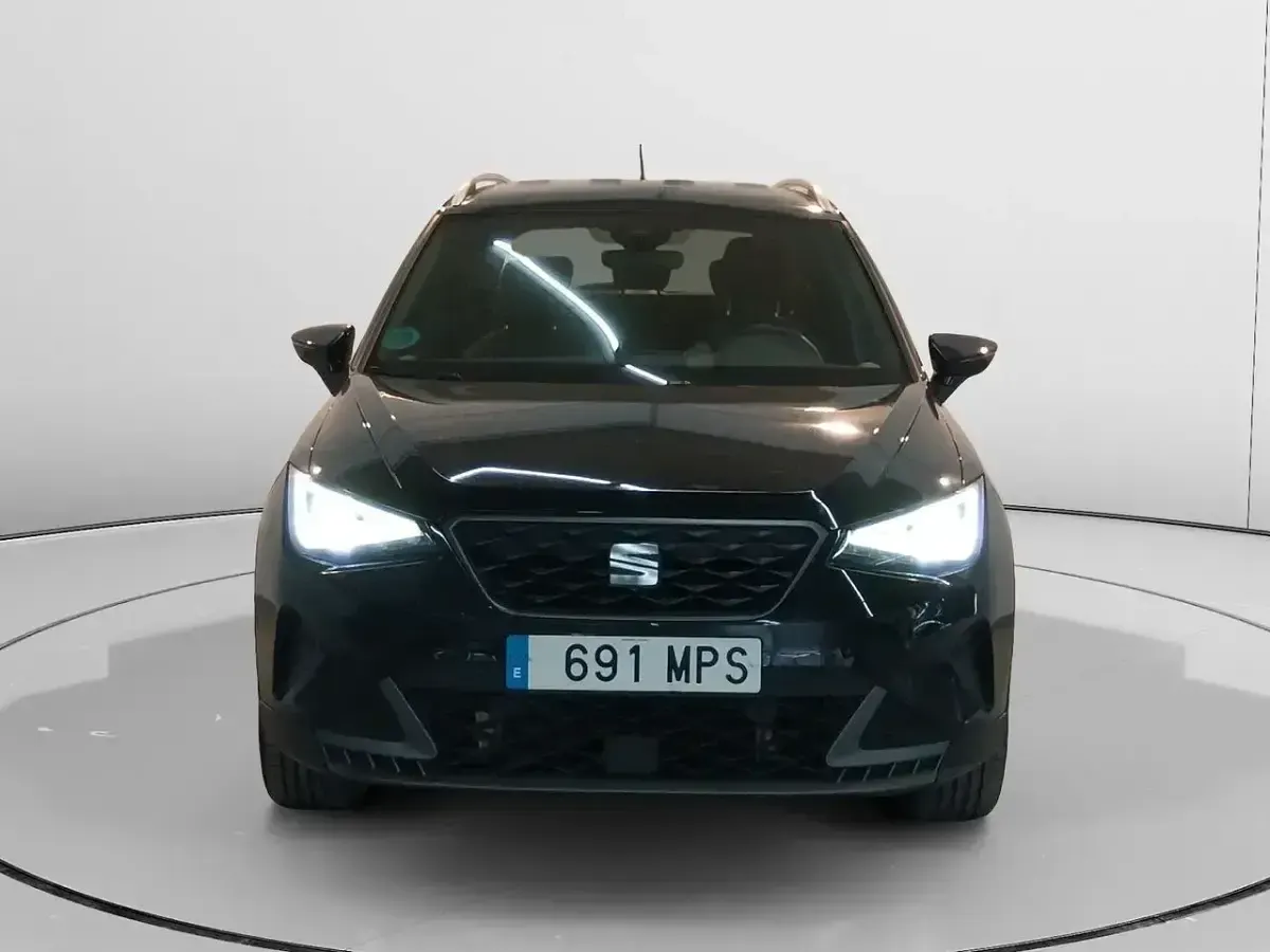 Usado Seat Arona FR 116 CV (85 kW) 2024 Negro SUV