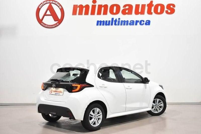 Usado Toyota Yaris Edition 126 CV (92 kW) 2021 Blanco Utilitario