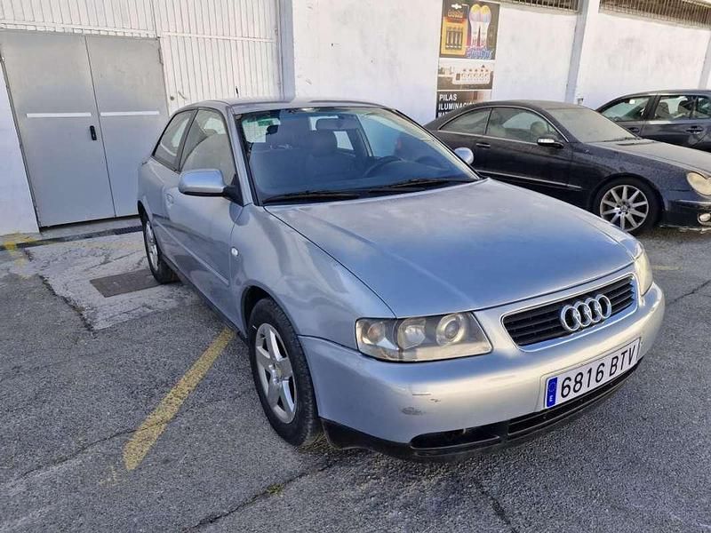 Plateado Usado 2002 Audi A3 Ambiente Utilitario | 2500 € (Caro) - Imagen 1/4