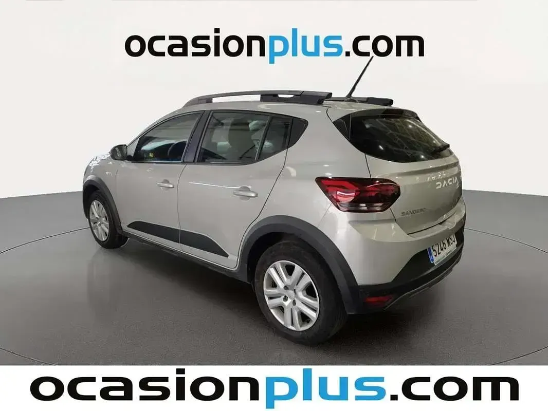 Usado Dacia Sandero Expression 91 CV (66 kW) 2024 Gris Utilitario