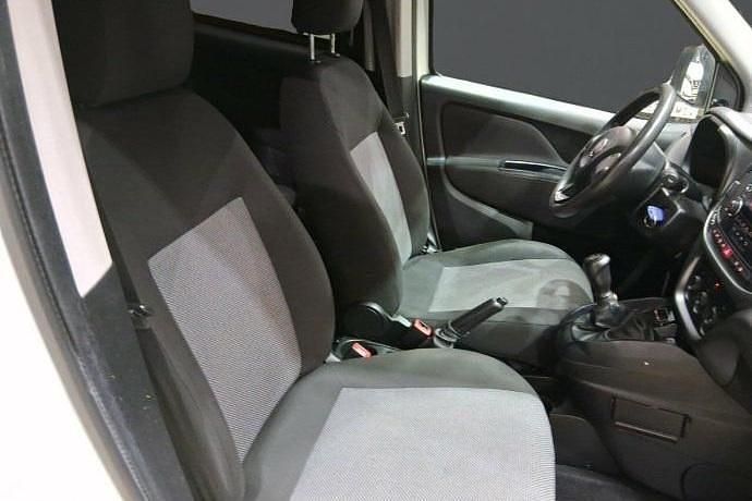 Usado Fiat Doblò 95 CV (69 kW) 2017 Monovolumen