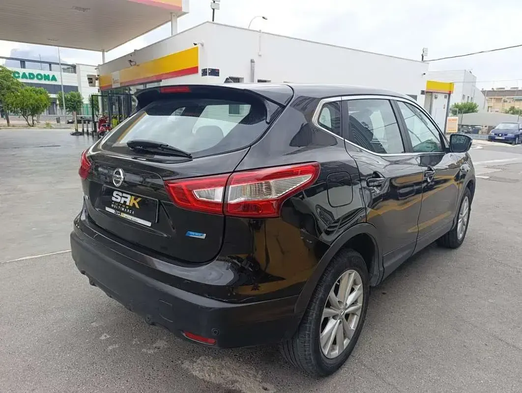 Usado Nissan Qashqai Acenta 110 CV (80 kW) 2015 Negro SUV