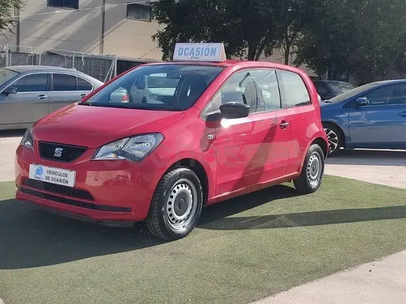 Usado Seat Mii Chic 60 CV (44 kW) 2015 Rojo Utilitario