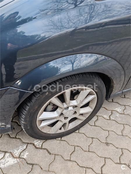 Usado Opel Meriva Cosmo 100 CV (73 kW) 2006 Gris / plata Monovolumen