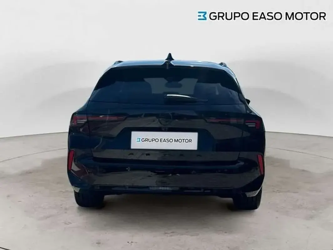 Usado Opel Astra S 131 CV (96 kW) 2024 Negro Utilitario