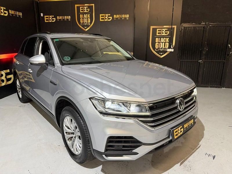 Usado VW Touareg Pure 231 CV (169 kW) 2019 Gris / plata SUV