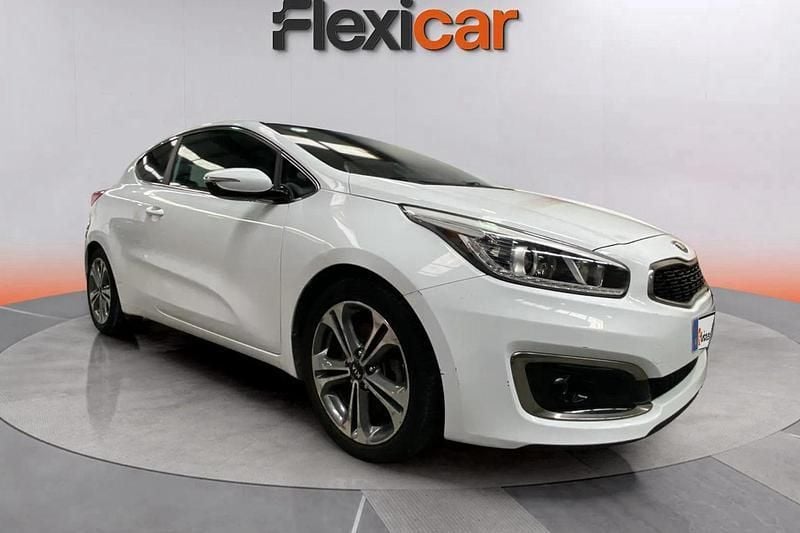Blanco Usado 2016 Kia Ceed GT GT-Line Berlina | 10.390 € (Super precio) - Imagen 1/4