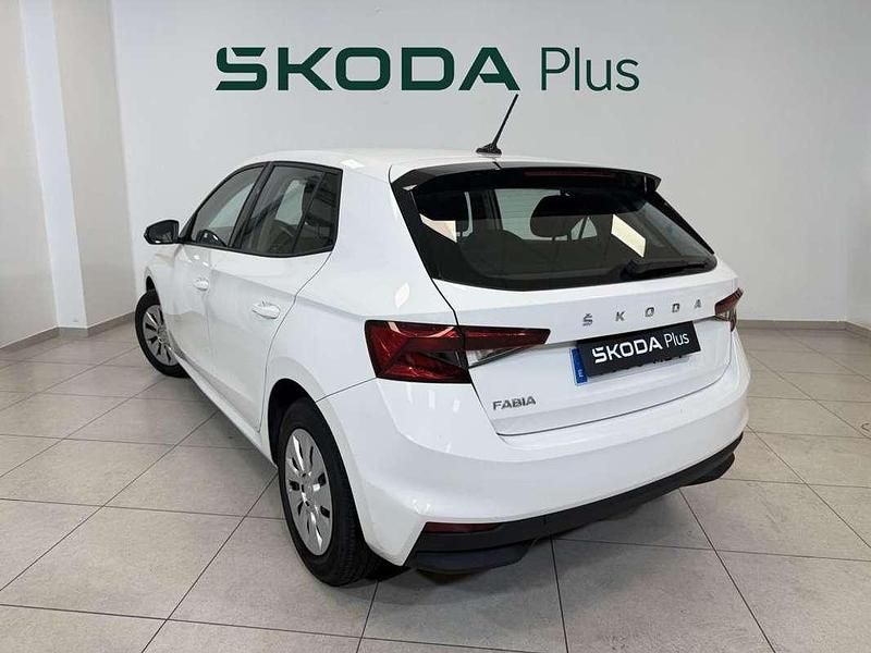 Usado Skoda Fabia Active 80 CV (58 kW) 2023 Blanco Utilitario