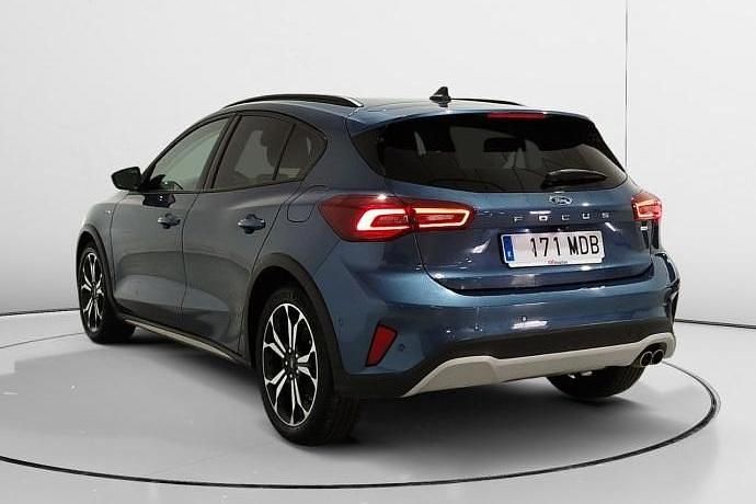 Usado Ford Focus Active 155 CV (114 kW) 2022 Negro