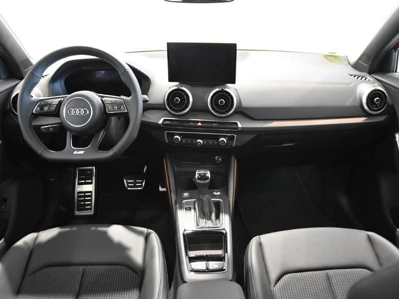 Usado Audi Q2 Black Edition 150 CV (110 kW) 2025 Rojo SUV
