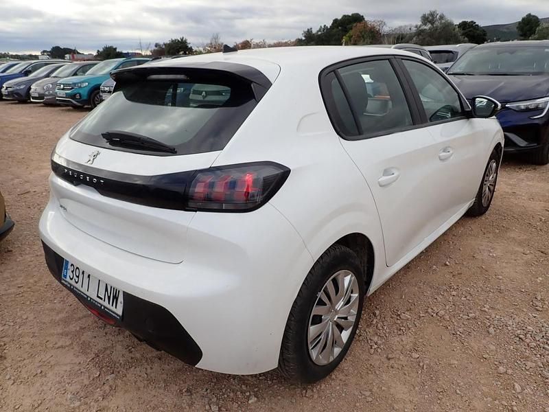 Usado Peugeot 208 Active 100 CV (73 kW) 2021 Blanco Utilitario