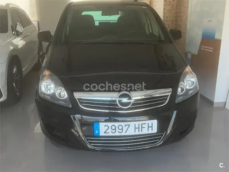 Usado Opel Zafira Enjoy Plus 125 CV (91 kW) 2011 Negro Monovolumen