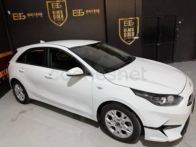 Usado Kia Ceed 120 CV (88 kW) 2024 Blanco Utilitario