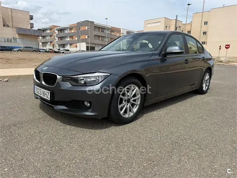 Usado BMW 320 Efficient Dynamics 163 CV (119 kW) 2014 Gris / plata Berlina