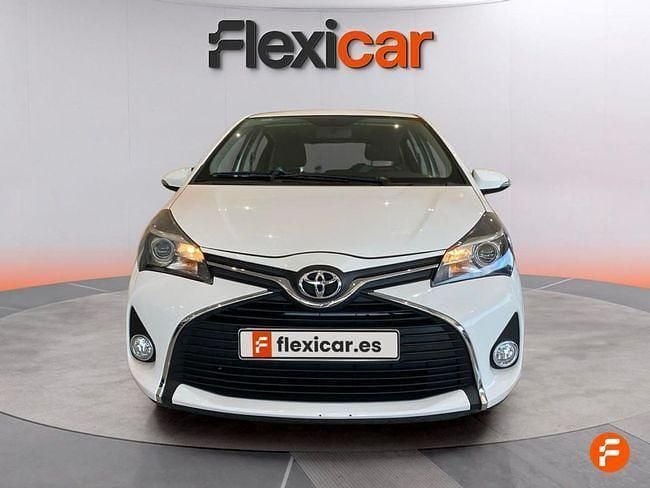 Usado Toyota Yaris Active 99 CV (72 kW) 2015 Blanco Utilitario