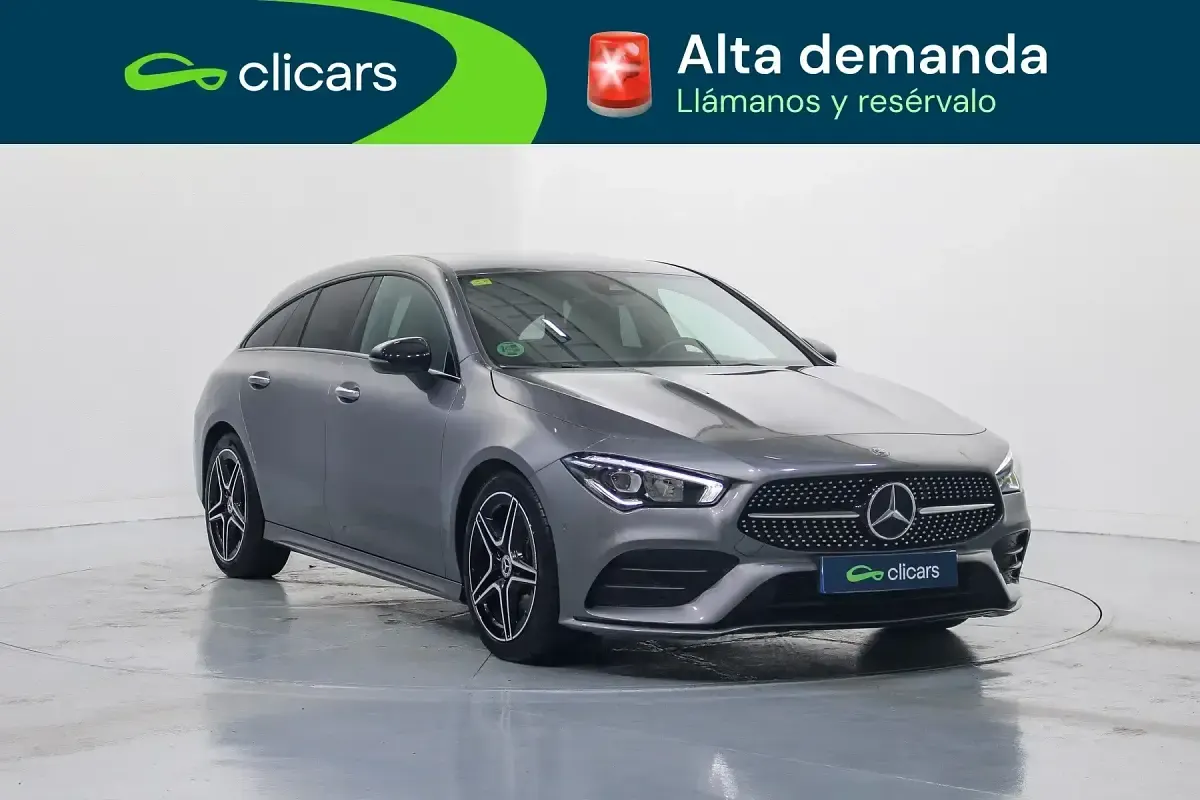 Usado Mercedes CLA200 Shooting Brake 163 CV (119 kW) 2019 Gris Familiar