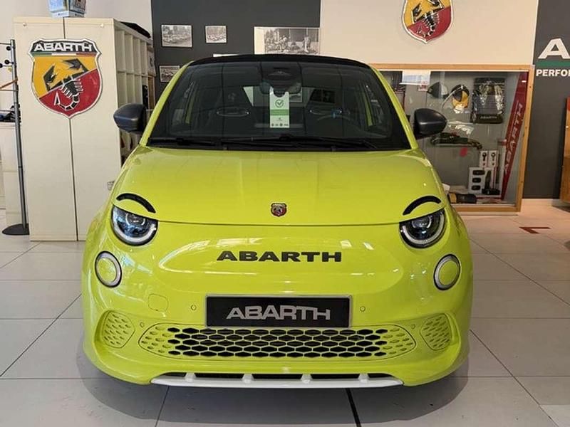 Usado Abarth 500C 113 kW (154 CV) 2023 Verde Descapotable