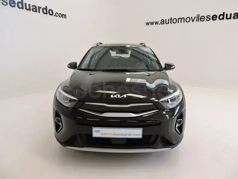 Usado Kia Stonic 100 CV (73 kW) 2022 Negro SUV