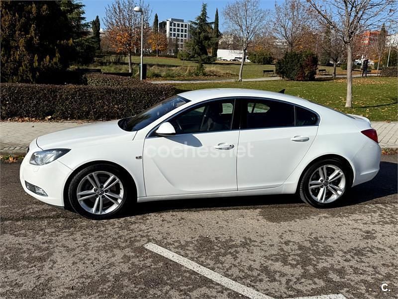 Usado Opel Insignia Sportive 160 CV (117 kW) 2013 Blanco Berlina