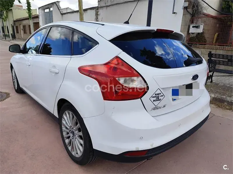 Usado Ford Focus Titanium 125 CV (91 kW) 2014 Blanco Berlina