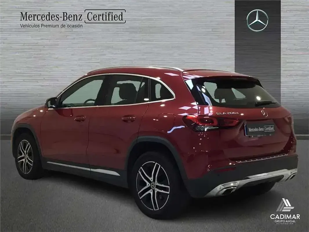 Usado Mercedes GLA200 150 CV (110 kW) 2021 Rojo SUV