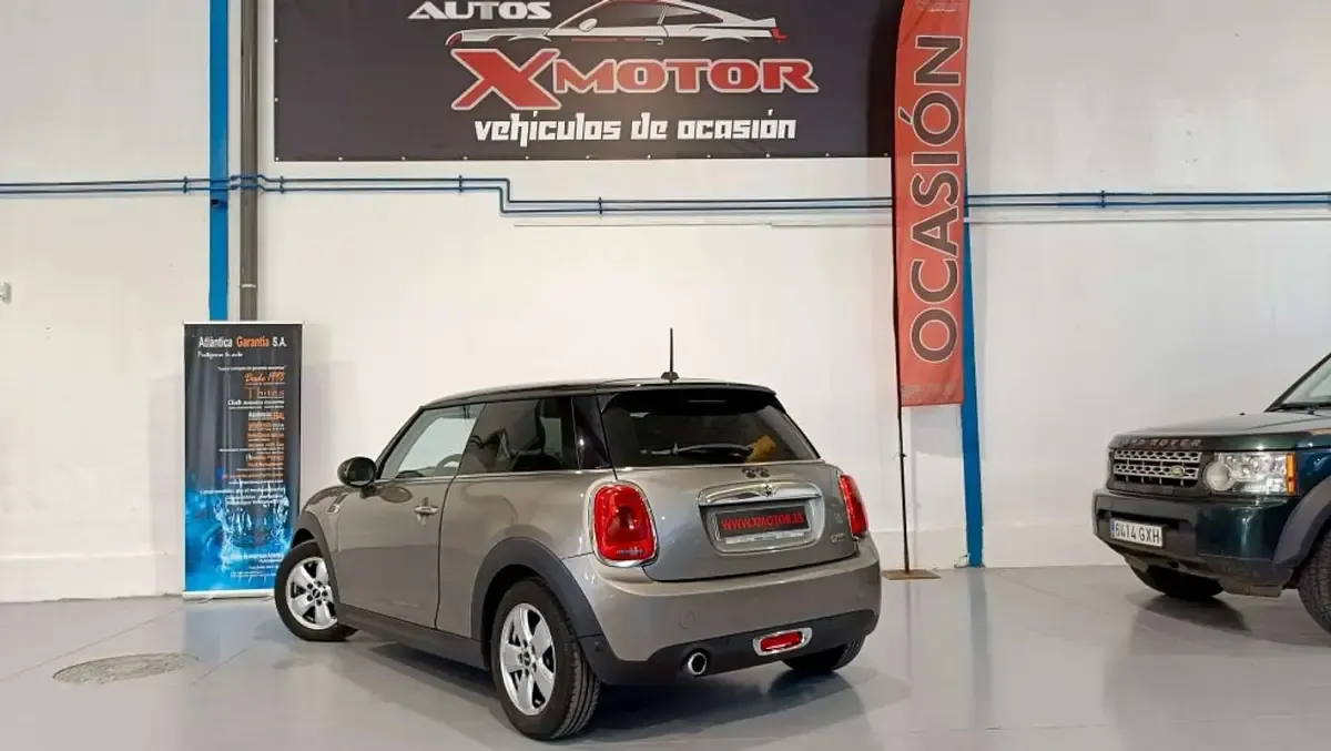 Usado Mini ONE 102 CV (75 kW) 2018 Gris Utilitario