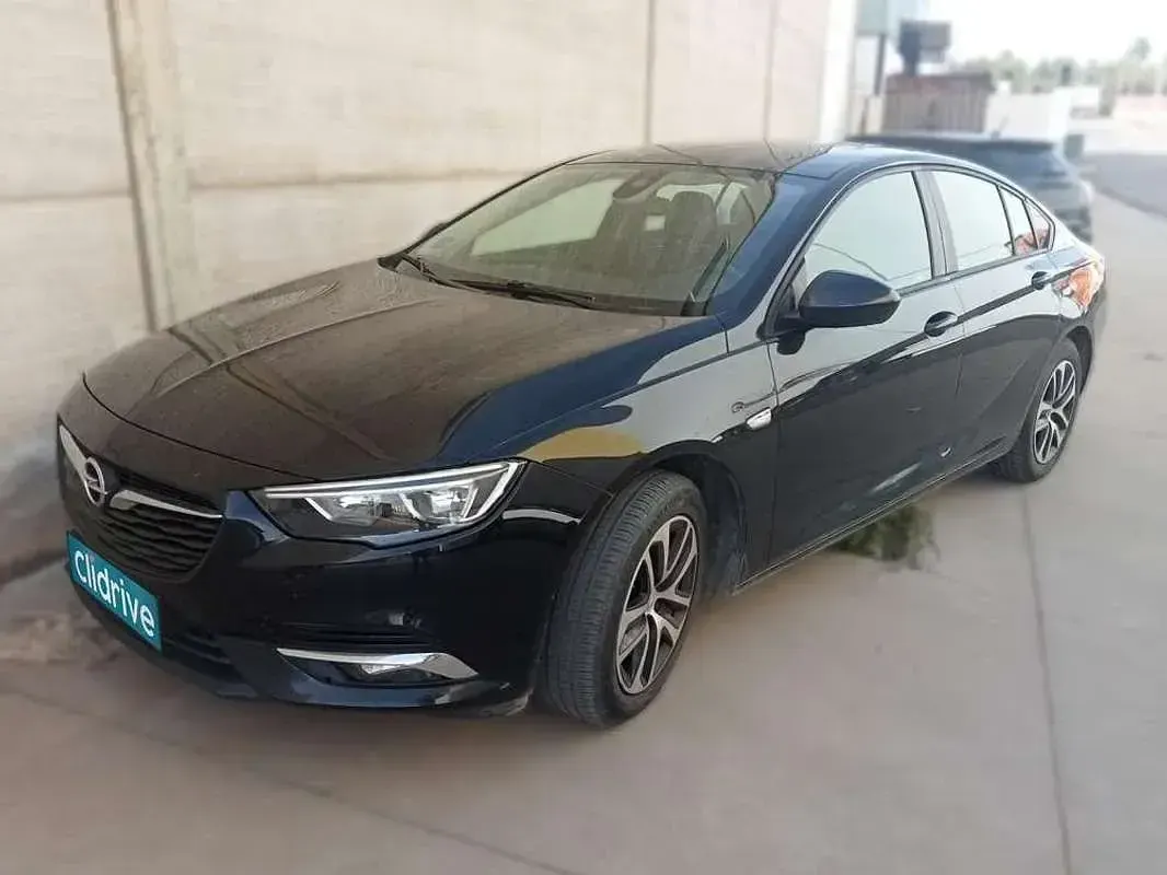 Usado Opel Insignia 136 CV (100 kW) 2018 Negro Berlina