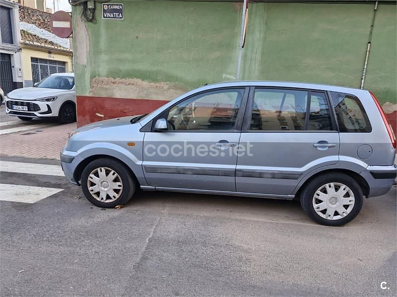 Usado Ford Fusion 68 CV (50 kW) 2002 Azul Utilitario