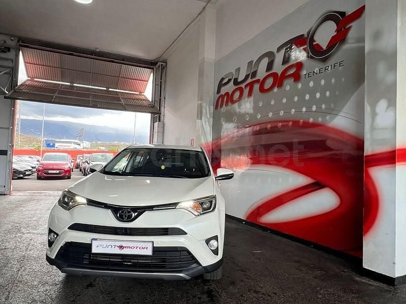 Usado Toyota RAV4 Executive 151 CV (111 kW) 2018 Blanco SUV