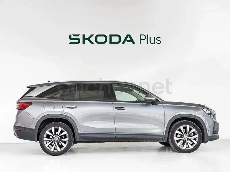 Usado Skoda Kodiaq Selection 150 CV (110 kW) 2024 Gris SUV