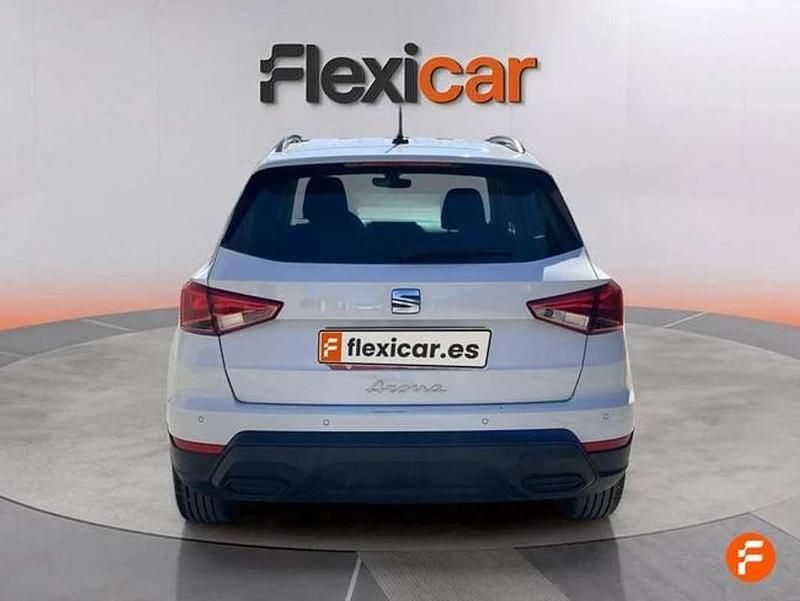 Usado Seat Arona Reference 95 CV (69 kW) 2023 Blanco SUV