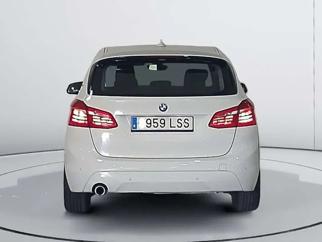 Usado BMW 225 Active Tourer iPerformance 224 CV (164 kW) 2018 Blanco Monovolumen