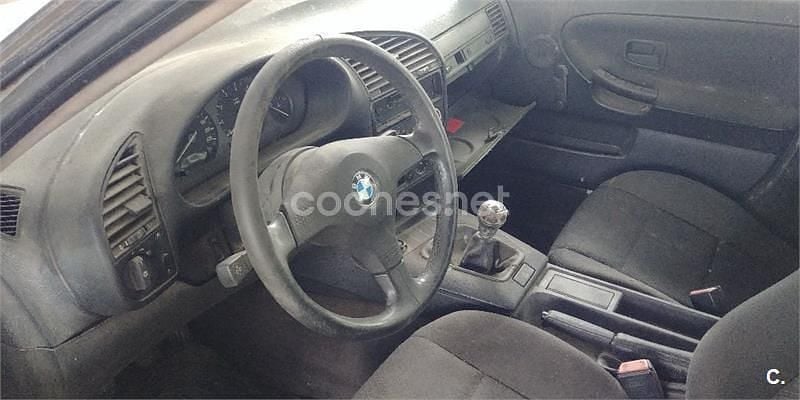 Usado BMW 318 113 CV (83 kW) 1993 Gris / plata Berlina