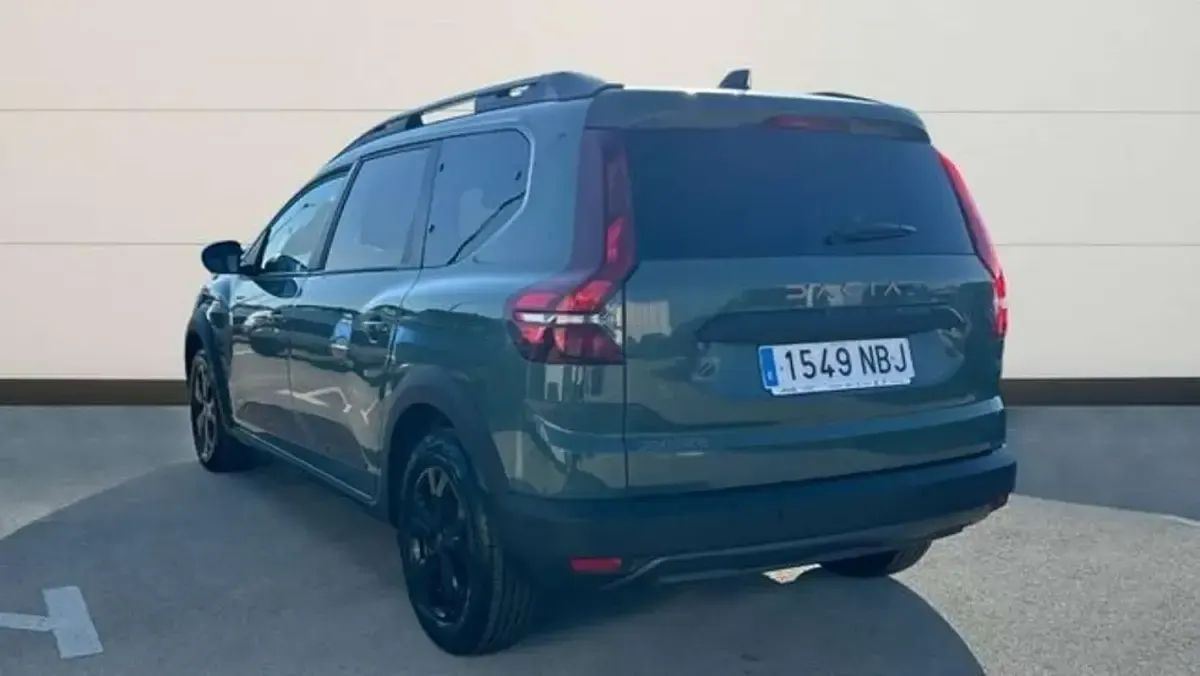 Usado Dacia Jogger Extreme 140 CV (102 kW) 2025 Verde Monovolumen