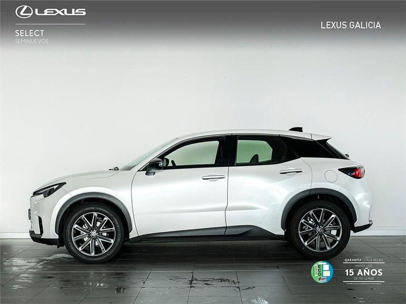 Usado Lexus LBX 136 CV (100 kW) 2026 Blanco SUV