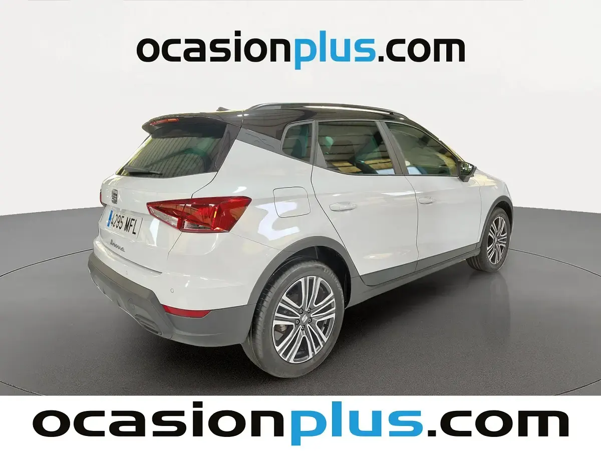 Usado Seat Arona Style 110 CV (80 kW) 2023 Blanco SUV